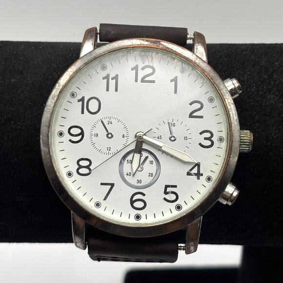 Retro Silver Men's Watch - Picture 2 of 5